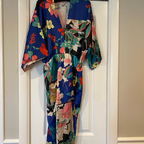 Gorgeous kimono style midi dress!!! - Picture 3 of 7